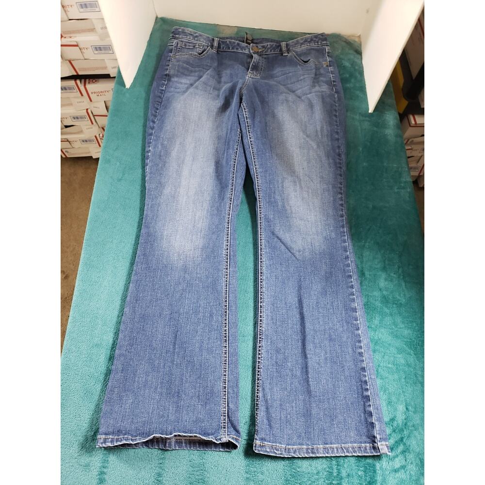 Lane Bryant Jeans Size 16 Womens Blue Denim Stretch Pants Mid Rise Bootcut Flare - Picture 2 of 11
